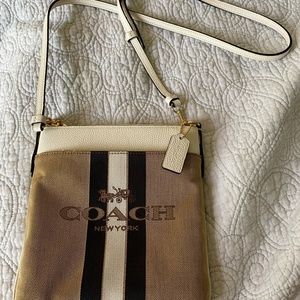 Authentic COACH crossbody for summer!